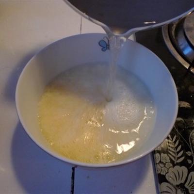 鸡蛋水的功效有什么 鸡蛋水的功效有什么作用
