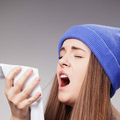 擤鼻涕有血丝是怎么回事（孩子擤鼻涕有血丝是怎么回事）