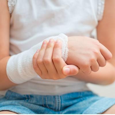 手腕处的腱鞘囊肿怎么治疗（手腕处的腱鞘囊肿怎么治疗 手腕）