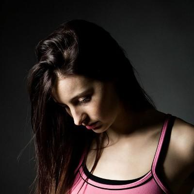 乳头周围有小白点怎么回事 乳头周围有小白点怎么回事儿