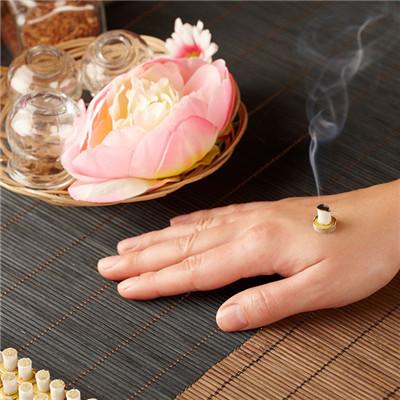左手中指甲起皱是怎么回事 左手指头起皱是怎么回事