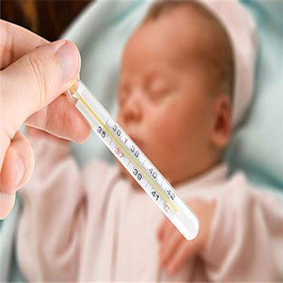 婴儿反复发烧是怎么回事 9个月的婴儿反复发烧是怎么回事