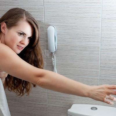 女性尿急尿频小腹坠胀怎么办（女性尿急尿频小腹坠胀怎么办呢）