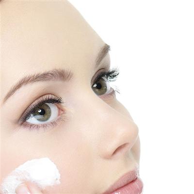 有红血丝用什么护肤品（脸上有红血丝用什么护肤品）