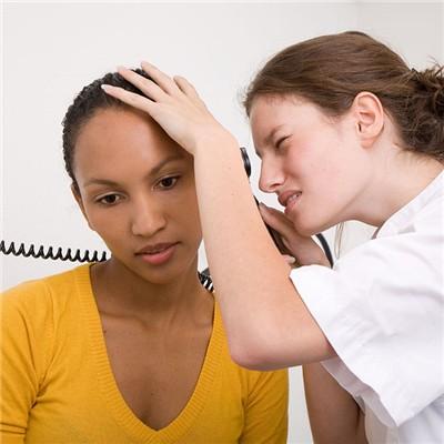 耳朵进水耳鸣怎么办 耳朵进水耳鸣怎么办小妙招