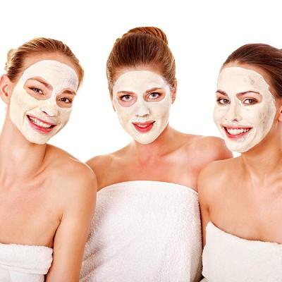 额头长斑的原因是什么（额头长斑的原因是什么引起的）