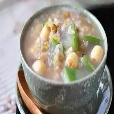 湿疹适合吃什么水果（湿疹适合吃什么水果和蔬菜）