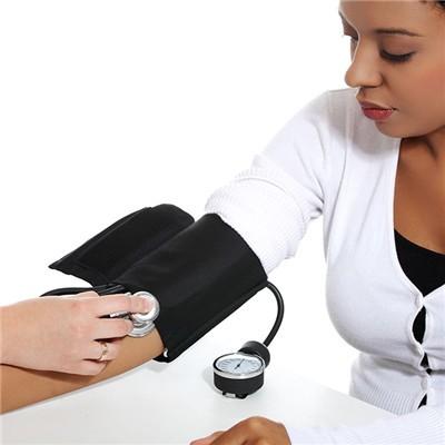 高血压的分级判断标准是什么（高血压按什么分级判定）