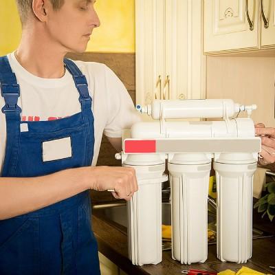 男人肾亏的症状有哪些（男人肾亏的症状有哪些吃什么药）