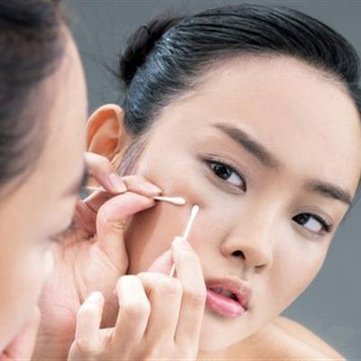 脖子上长痘痘是什么原因 后背脖子上长痘痘是什么原因