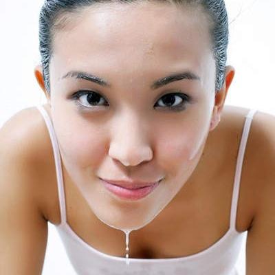 嘴唇周围长痘痘怎么回事 嘴唇周围长痘痘怎么回事儿