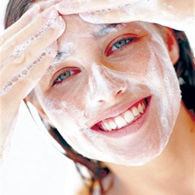 如何改善毛孔粗大（如何改善毛孔粗大出油）