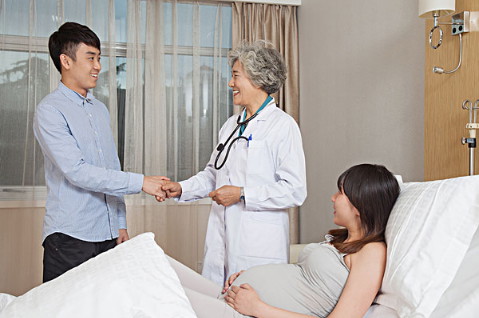 孕前检查妻子的注意要点（女人孕前检查前应该注意哪些事项）