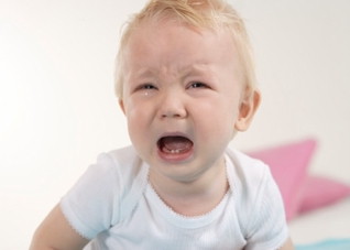 夏天宝宝易发热怎么办 宝宝夏天发烧该怎么办