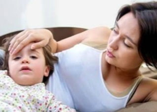 夏季孩子可能会在车内中暑甚至致命 车内太热会中暑吗