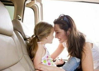 防止宝宝晕车的四大注意 如何防止宝宝晕车