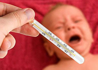 婴儿发烧如何降温 婴儿发烧降温后睡觉可以盖被子吗?