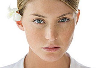 正确调理去除面部雀斑（脸颊雀斑怎么调理）