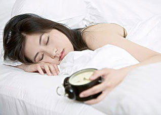 经期嗜睡是种病女人需警惕（来姨妈嗜睡是什么病的前兆）