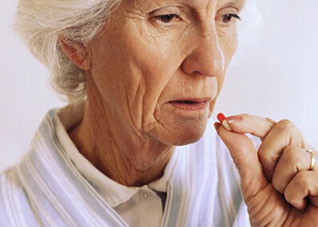 老人感冒吃感冒药应注意什么（老人感冒吃感冒药应注意什么事项）