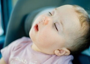 防止宝宝晕车的5个小妙招 防止婴儿晕车的小妙招