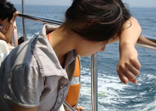 旅行时如何预防晕车 旅行时如何预防晕车的方法