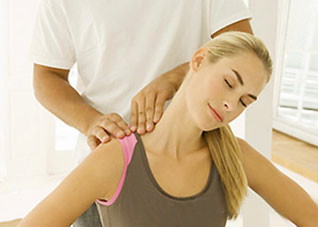 脖子落枕了怎么办好(脖子落枕了怎么办好得快)