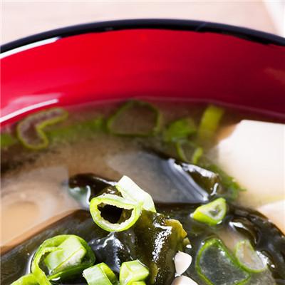 饮食治疗高血压的方法有哪些（饮食治疗高血压的方法有哪些药）