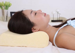 睡觉的时候如何预防落枕 怎样睡觉可以避免落枕