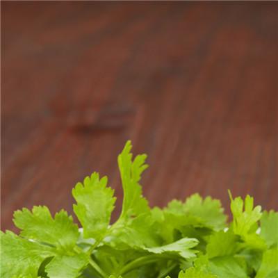 吃什么食物可以降血压?（老人血压高,吃什么食物可以降血压）