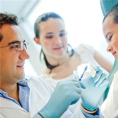 牙齿种植会痛吗（牙齿种植会痛吗多少钱）