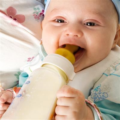 婴儿额头脱皮变白怎么办（宝宝额头脱皮变白）