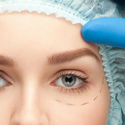 脸上痤疮是什么原因引起的（脸上的痤疮是什么引起的）