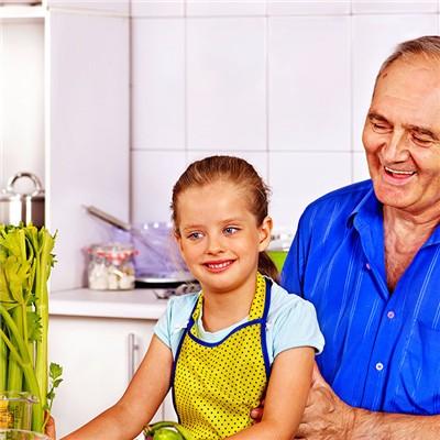 脸上长老年斑怎么治 脸上长老年斑怎么治疗