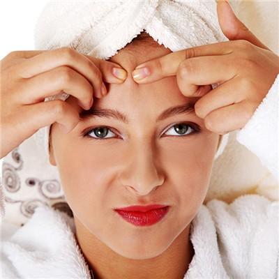 脸上长粉刺怎么办（脸上有粉刺怎么办 如何去除）