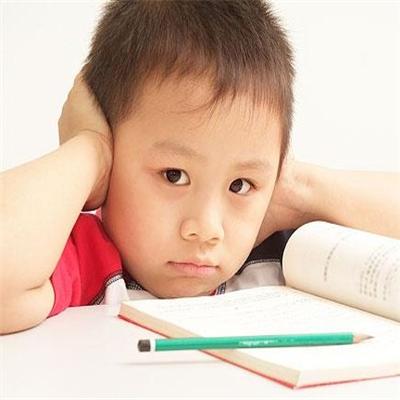 持续耳鸣治疗注意什么（持续耳鸣治疗注意什么饮食）