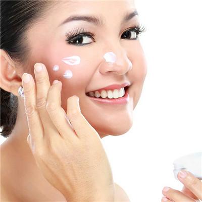 面部扁平疣怎么治疗（面部扁平疣治疗费用）