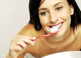 牙齿黄怎么办?教你七个牙齿美白小窍门