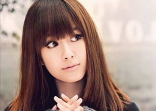 下巴尖女生发型 尖下巴的女生