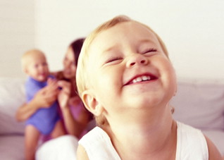 经常爬对宝宝都有哪些好处（多爬对宝宝的八大好处）