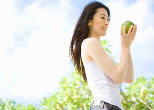 怎样能（怎样能让胸部变大变挺）