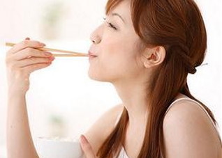 经期排毒减肥食谱（经期吃什么排毒减肥食谱）