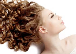 学习让卷翘头发听话的方法