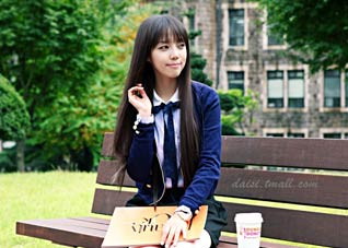 纯情女孩的直发怎么扎好看 女生直发怎么扎好看