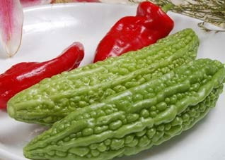 黄瓜和苦瓜都是很好的排毒食物（黄瓜和苦瓜都是很好的排毒食物吗）