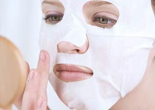 使用祛痘控油面膜需要注意的问题 使用祛痘控油面膜需要注意的问题是