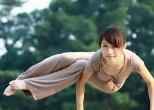 推荐几个快速瘦腰的瘦腰动作 可以快速瘦腰的几个动作