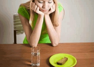 警惕!过度节食减肥易脱发 节食减肥导致严重掉发