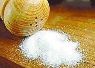 食盐美容法帮你提亮肤色（食盐美容法帮你提亮肤色）