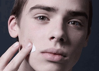 四招对抗夏季痘痘的来袭（一到夏天痘痘就严重）